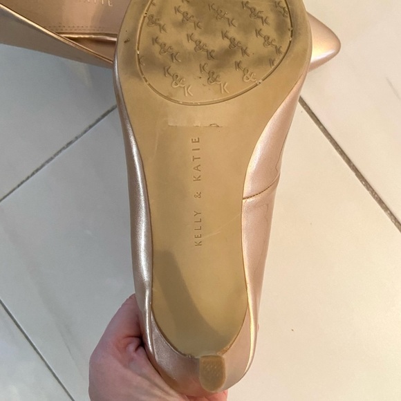 Gold oyster pearlized stilettos 8 - Picture 7 of 7